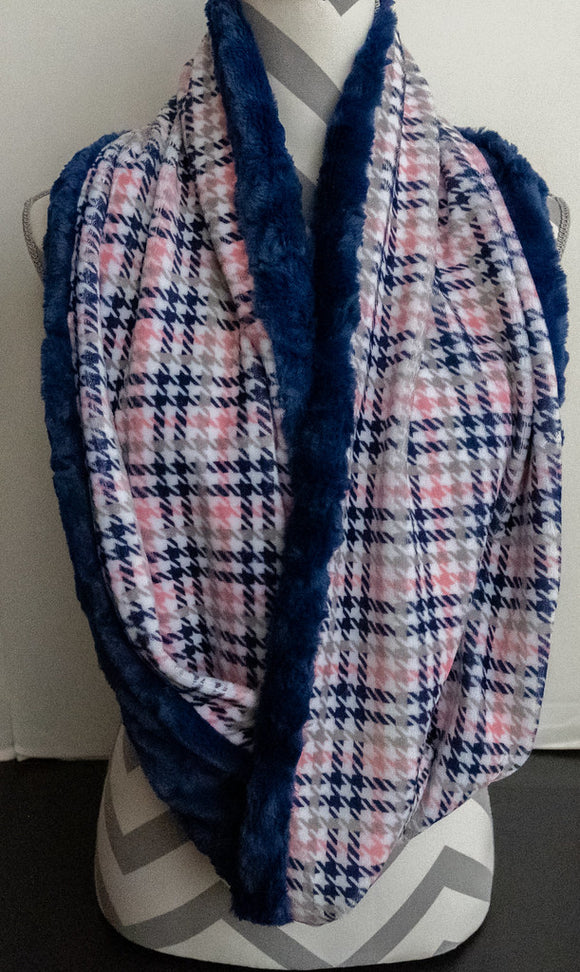 Cuddle Scarf, Hound Check Navy Blue, from Shannon Fabrics Cuddle